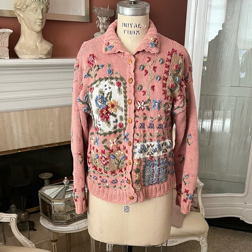 Vintage detailed knit sweater